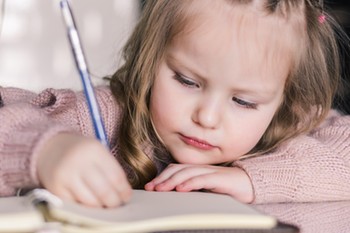 Wenn das Kind in der Schule nicht mitkommt: So finden Eltern die richtige Hilfe